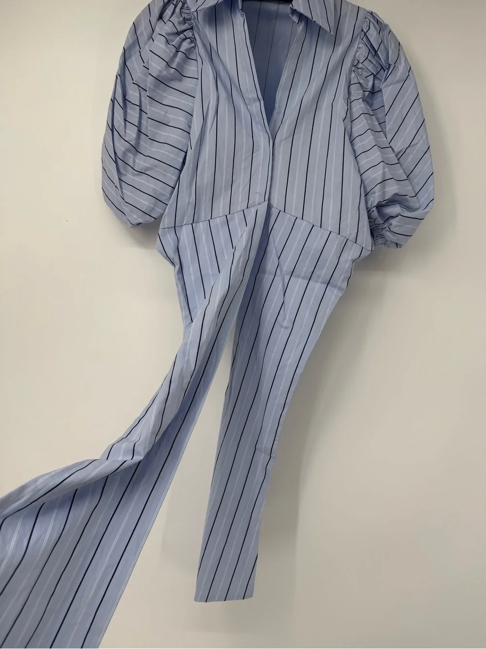 Tie-Front Puff Sleeve Crop Top - Light Blue Stripe Size S